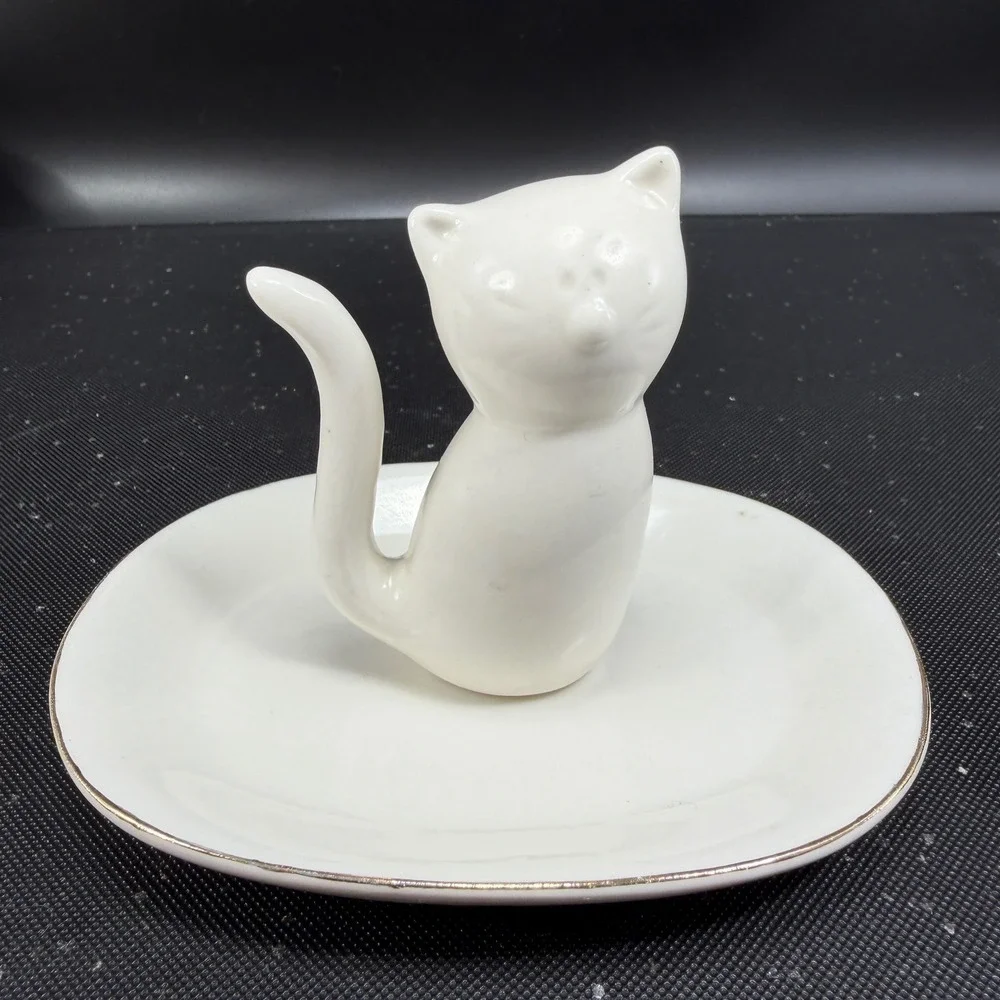 Tri-Coastal Design White‎ Ceramic Cat Ring Holder Dish Gold Rim Trinket Tray VTG